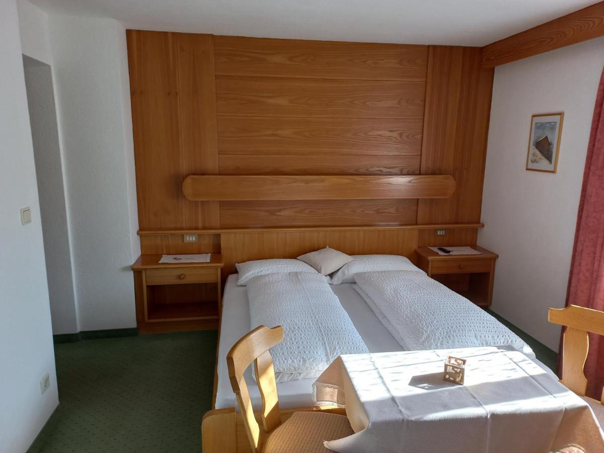 Garni Piz Da L'Ander Hotell Corvara In Badia Eksteriør bilde