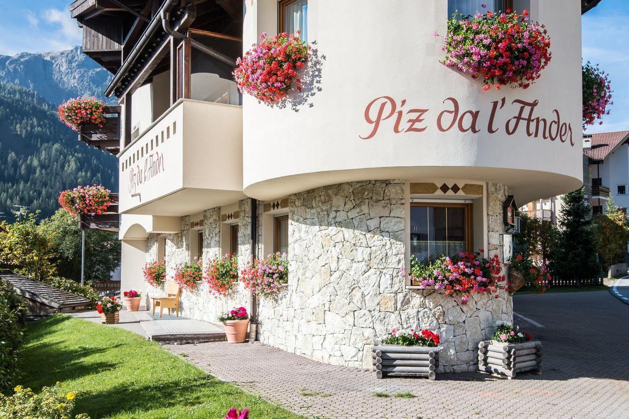 Garni Piz Da L'Ander Hotell Corvara In Badia Eksteriør bilde